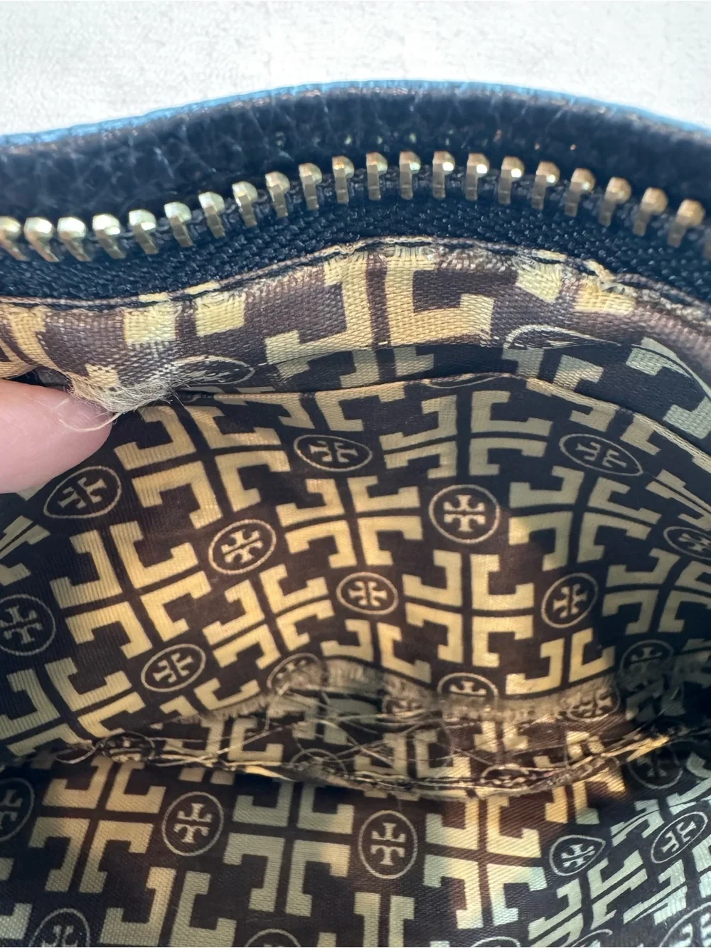 Tory Burch Carson Black Leather Crossbody Clutch Shoulder Bag Designer Purse